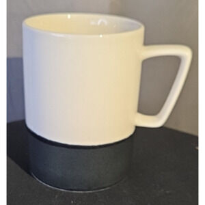 Starbucks 2013 16 Oz Black and White Coffee Mug